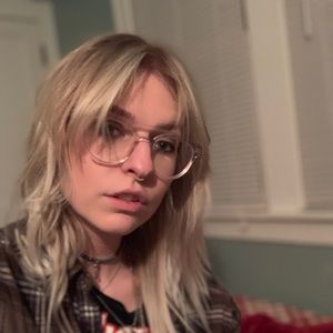 Meet your Posher, Cleo